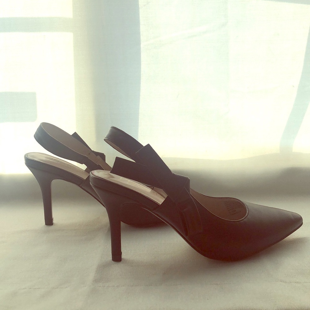Black heels!! with Bow on side!!